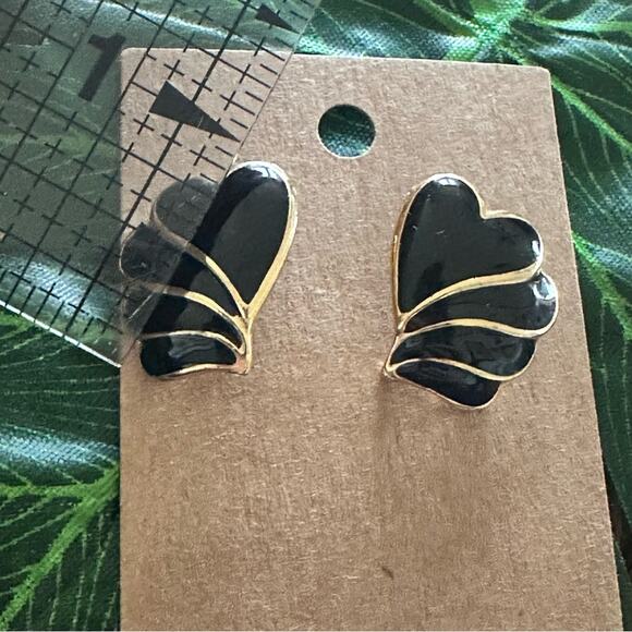 BOGO FREE BLACK 3d heart enamel earrings - Picture 3 of 5